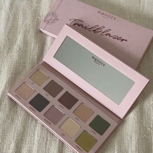 Wander Beauty Trailblazer Eyeshadow Palette